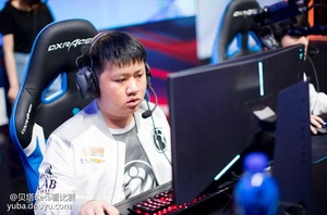  Scout迎来十五赛季高光表现，FPX球迷沸腾！